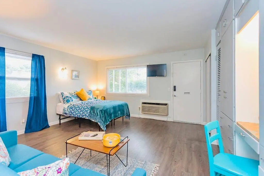 Hillview Studio - Seasonal Pool Villa Nashville United States